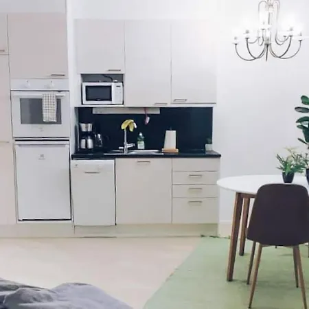 Apartman New Wave Near Airport